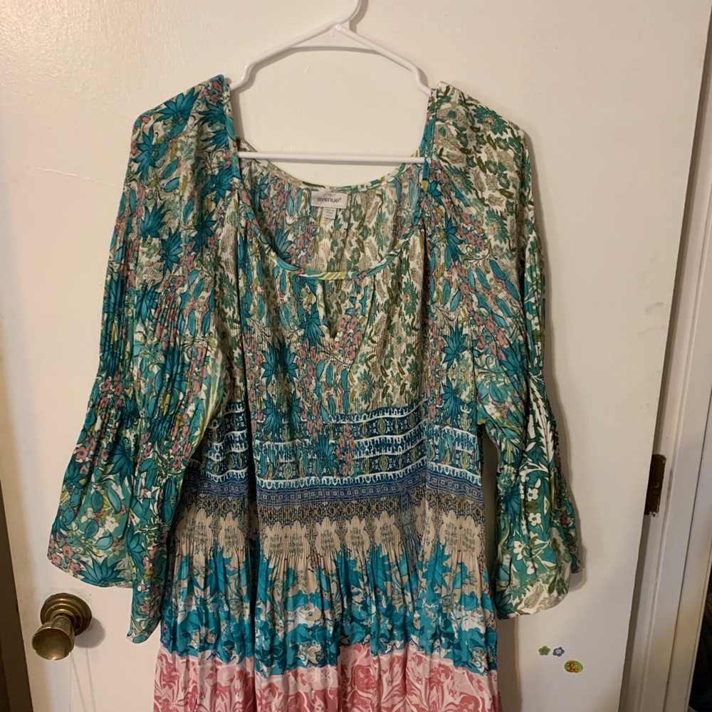 Plus size Avenue new without tags top